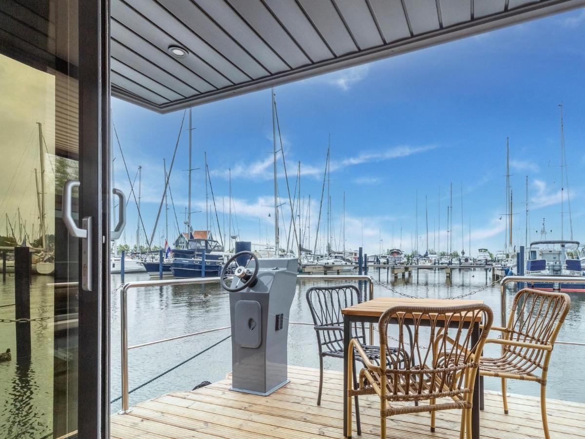 Luxury Houseboat In Volendam Marina Hotell Exteriör bild